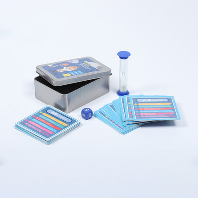 Un buon prezzo. Set di carte da gioco personalizzato in formato poker da 1000 pezzi con sfondo di puzzle colorato in linea