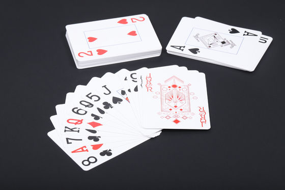 Un buon prezzo. Blackjack Carte da gioco stampate su misura Deck Of Cards Bulk in linea