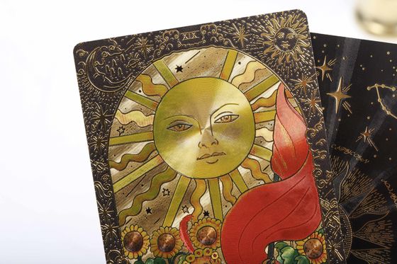 Un buon prezzo. Carte da gioco a tema personalizzato Carte del Tarot in massa in linea