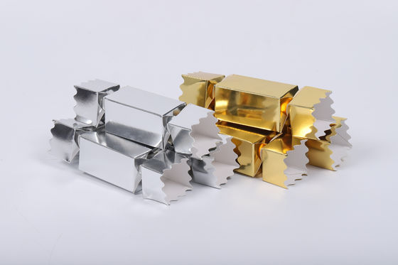 Un buon prezzo. Cartone da gioco irregolare Scatola regalo in linea